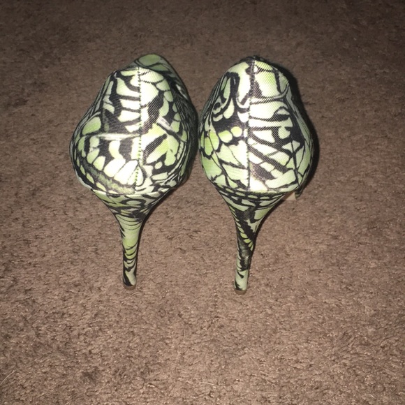 Heels - Picture 2 of 3